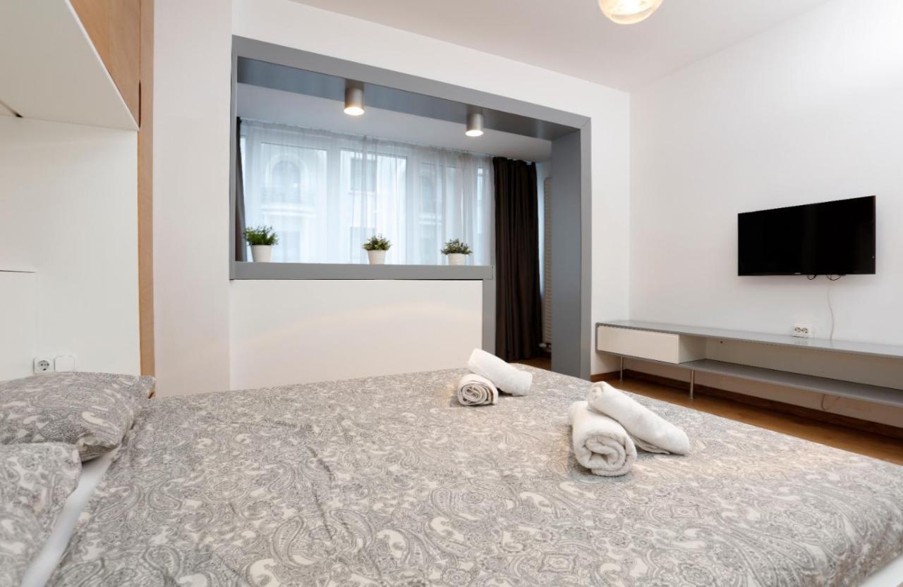 Platinum Apartment With 2 Bedrooms Bucharest Exterior photo